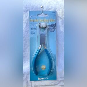 Jewlery tools.  Bracket bending pliers  NWT
